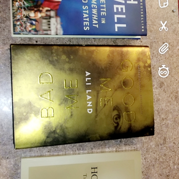 Books **NY TIMES BEST SELLERS** - Picture 2 of 4